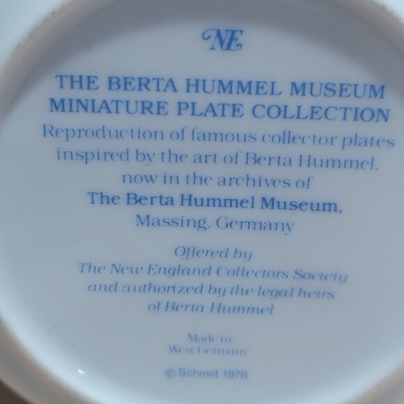 Schmid Berta Flying Angel Hummel Museum Miniature Plate Collection 1978 - Picture 7 of 8